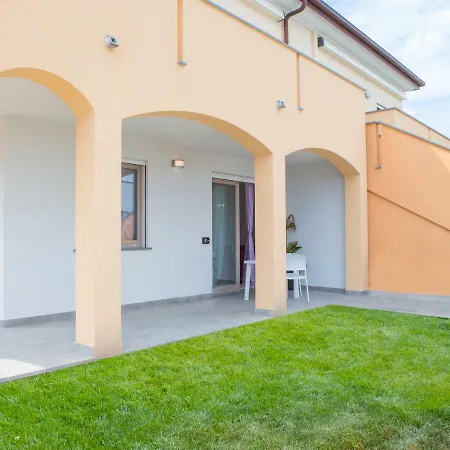 Corte Dei Castellari - In A Residential Area Close To The Sea