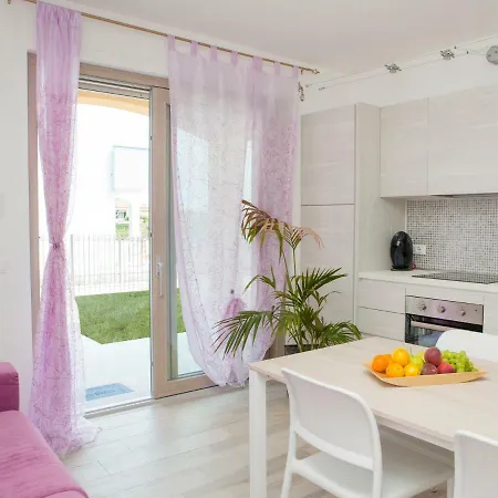 Corte Dei Castellari - In A Residential Area Close To The Sea